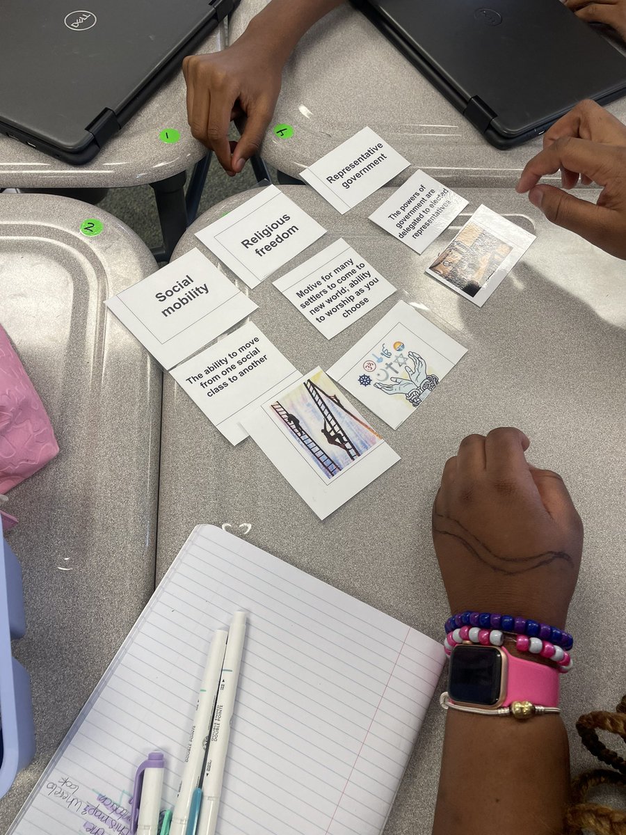 BrittneyWms's tweet photo. Making sure the vocabulary sticks through matching! Putting pictures with words makes a huge difference for my ELL’s 💙 #AccessTeam @michelle_neyrey https://t.co/G2Nz53tqAH