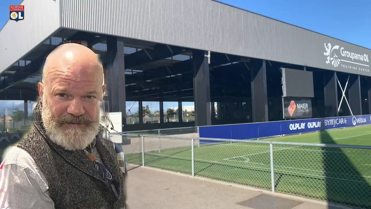 "Bonjour à tous dans ce nouvel épisode de Cauchemar en Ligue 1 je me rends du côté de Lyon

John et Laurent m'ont demandé de l'aide pour leur club car la situation est catastrophique depuis quelques temps

Allons voir ca de plus près, j'ai hâte de découvrir les lieux"