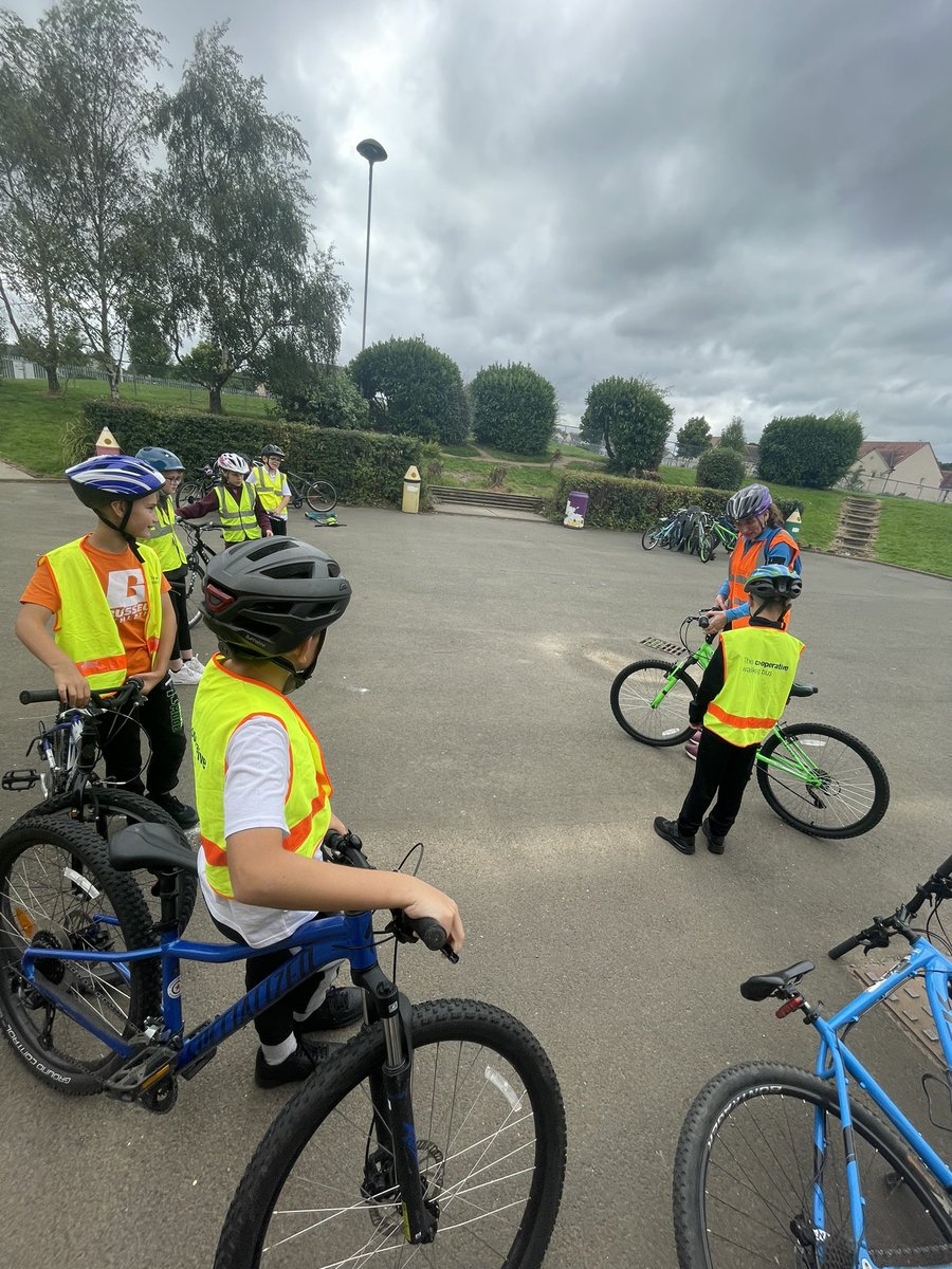 MissLunn4's tweet photo. P6 are looking forward to their second Bikeability level 2 session on Friday! Here are some pictures of their first session a couple of weeks ago. Lots of new skills introduced and practiced on the paths and roads within Kippielaw estate. @stdavidsPS_ELC @BikeabilityUK https://t.co/IQAbJWhhtD
