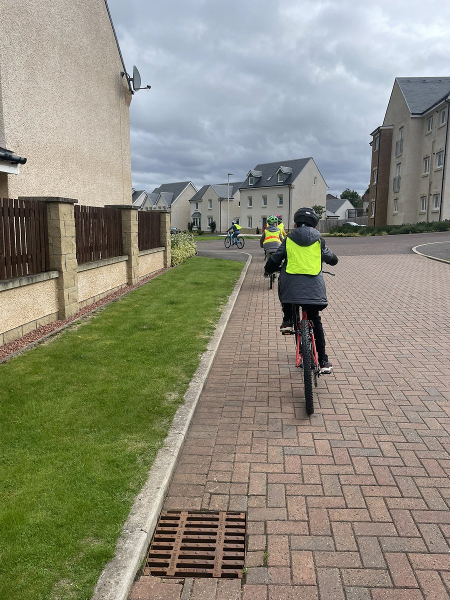 MissLunn4's tweet photo. P6 are looking forward to their second Bikeability level 2 session on Friday! Here are some pictures of their first session a couple of weeks ago. Lots of new skills introduced and practiced on the paths and roads within Kippielaw estate. @stdavidsPS_ELC @BikeabilityUK https://t.co/IQAbJWhhtD