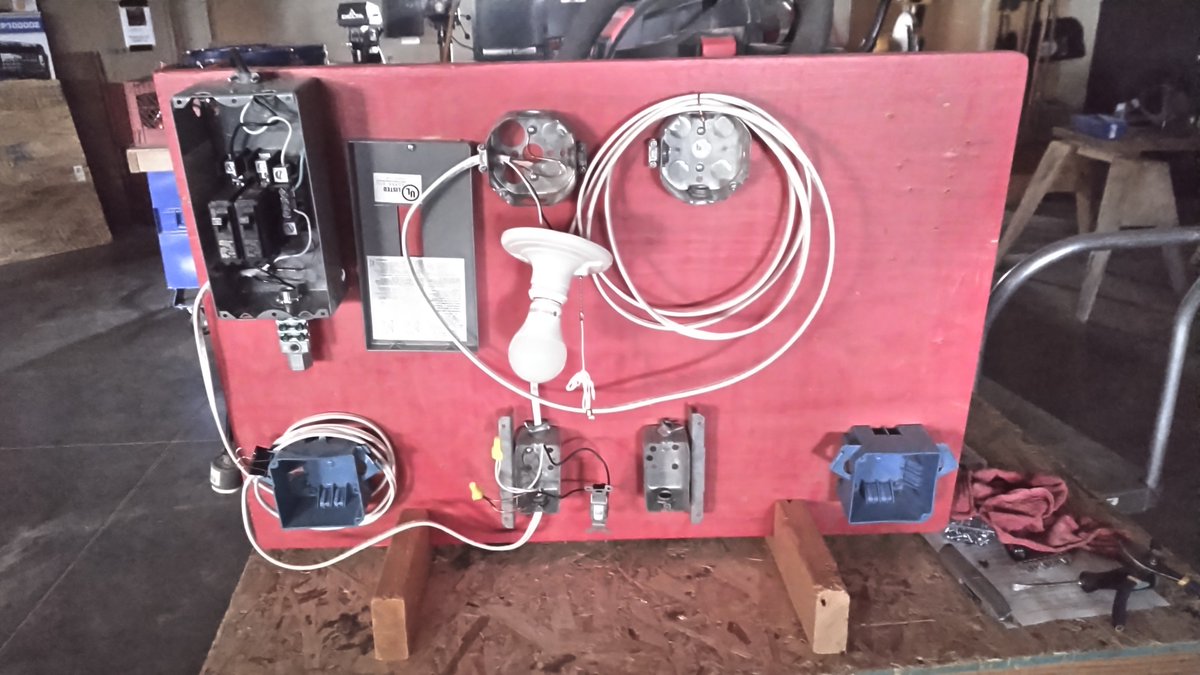 Construction Students from
<a href="/PeoriaUnified11/">Peoria Unified</a>
will be working to advance their electrical wiring skills and prepare for upcoming
<a href="/SkillsUSA/">SkillsUSA</a>
competitions at @Lowes8497 next month.  #PeoriaCTE #PeoriaUnified11