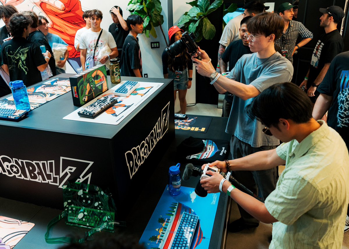 higround's tweet photo. What a surreal weekend. Thank you to everyone who attended the pop-up. 

If you couldn’t make it, don’t forget the full DBZ x Higround limited drop is on our site Wednesday 12PM PT. https://t.co/J9YQl0HnwI