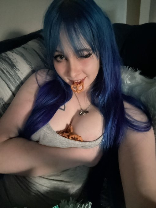 Want a pretzel? https://t.co/DSNYyHX87J
