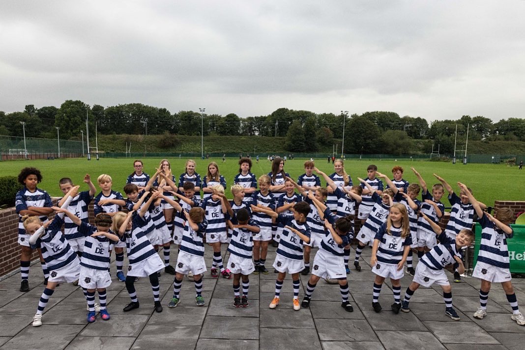 23/24 Loading…. 🔵⚡️⚪️

Can we get a dab from the back row!?! No? OKAYYYYY…

#EcclesRugby #team #kitlaunch #ecclesjuniors #rugby #rugbyunion #squadgoals #letsgo #rfu 
#salford #monton #mcr #manchester #freshkids #dab #rugbyunion #rugbygram