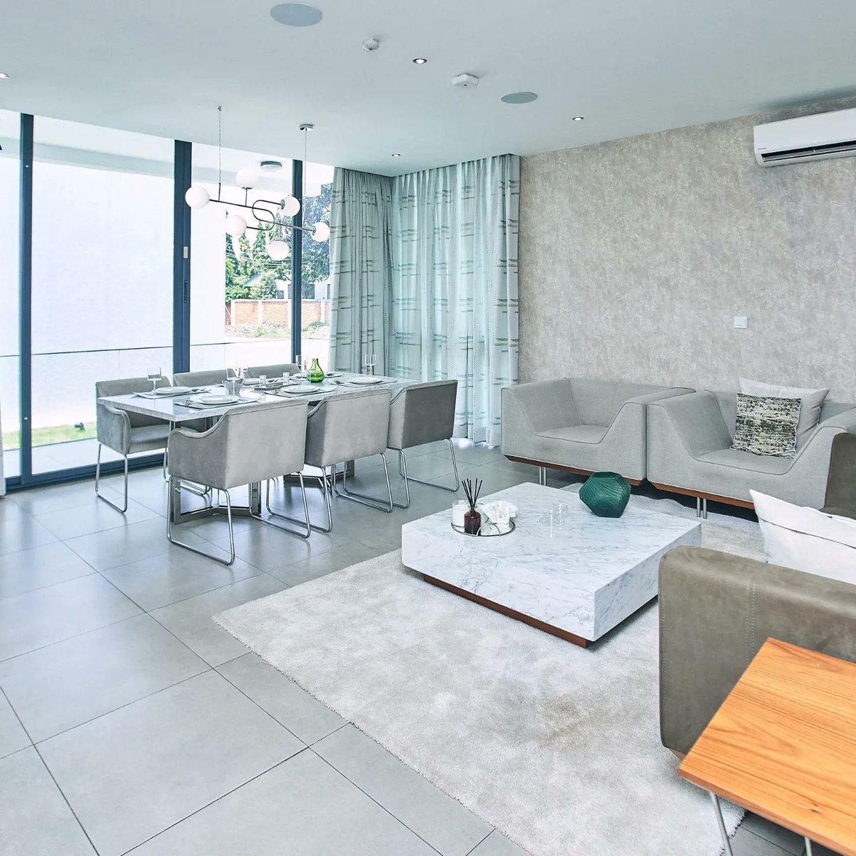 DevtracoGroup's tweet image. Step into a world where design meets comfort at one of Devtraco Plus&apos; projects: Nova at Roman Ridge

Discover the art of refined living through our meticulously crafted interiors. 

#Devtracogroup #NoVA #Investment #Eleganceredefined #luxury #interiordesign