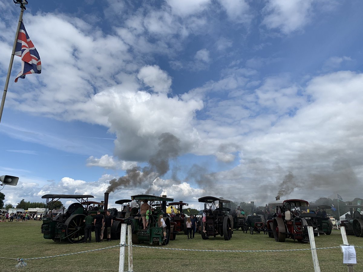 Shingle_beach's tweet photo. The steam engines were definitely the absolute bad boys of the show though #tractionengines #festivaloftransport https://t.co/u8GJOIIu9j