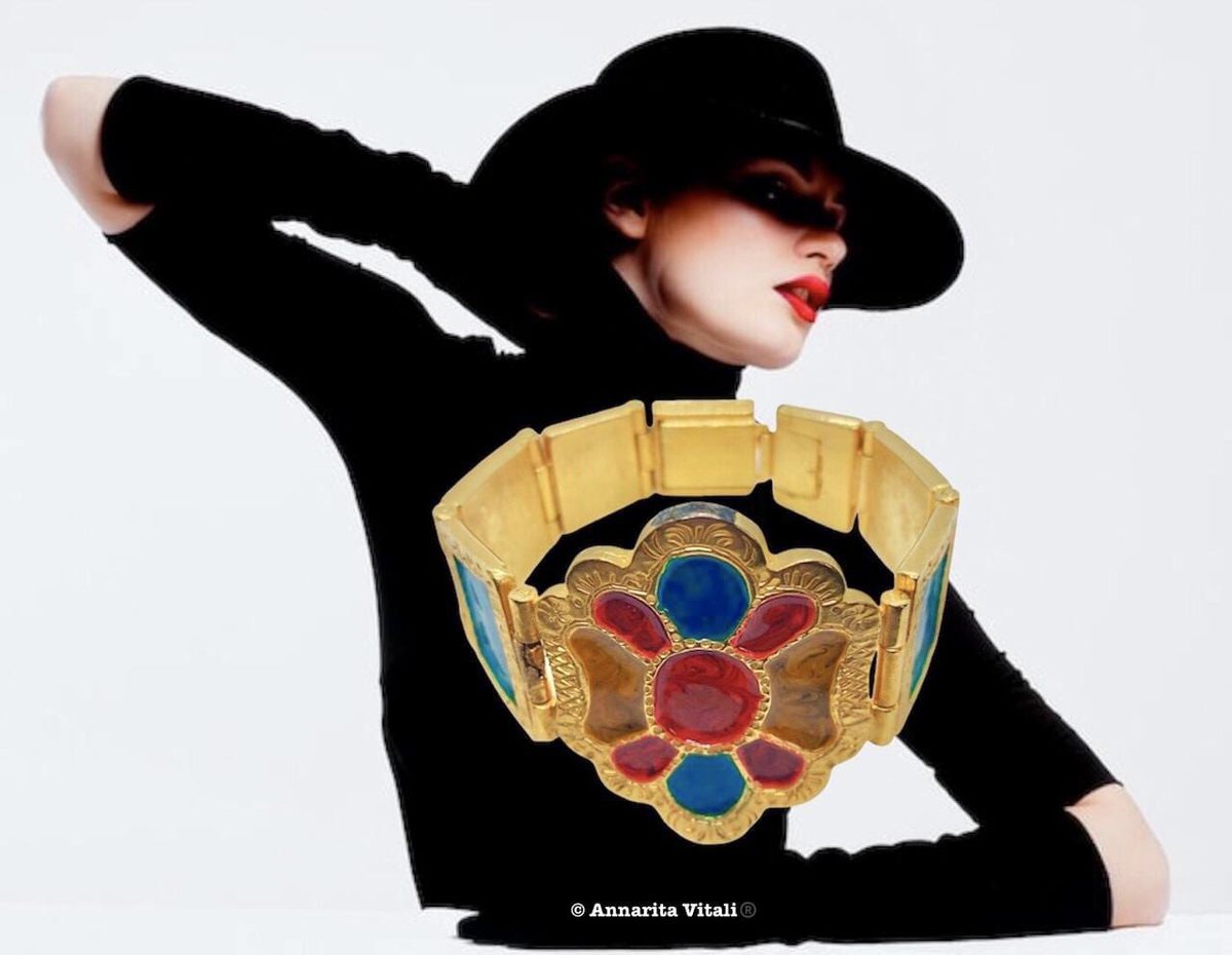 AnnaritaModa's tweet photo. #bracelet with golden plates with stylized floral motif, fire enamelled. Interlocking closure.
 #vogue #moda #designer #jewels #vintage #stylist #jewelry #glamour #trendy #handmade
 #bijoux #art #fashion #moda #trendy #style #collectible #jewellery #ornaments #couture https://t.co/R7GSY2jyGm