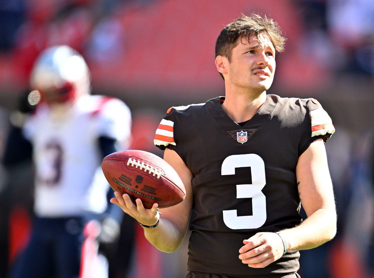 MoreForYou_CLE's tweet image. #Browns have cut Cade York.