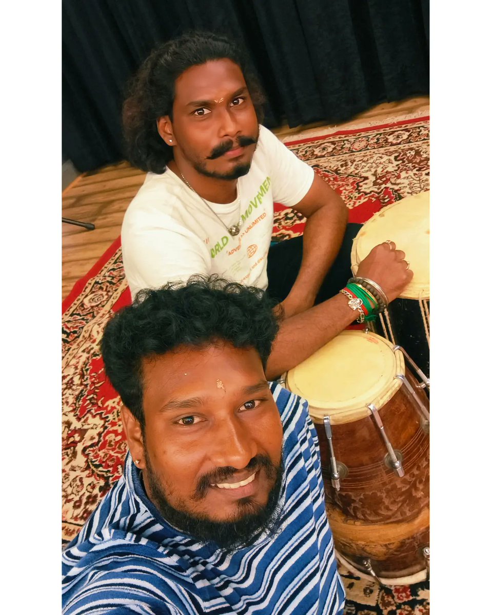 KjdKaarthikeya's tweet photo. Recording Session 🥁
Thanks 🙏
Kanth Mama
Pyare Mama
.
.
.
.
#recording #session #livemusic #livefolk #music #musician #cine #taiko #drums #dhol #maharashtra #bass #bassdrum #kjd #kjdk #kjdkaarthikeya #kjdkaarthikeyamusical https://t.co/IdN1D7y4bk