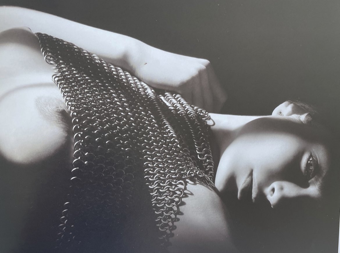 RealCarrieLeigh's tweet photo. CARRIE LEIGH FINE ART
A beautiful soft image of Cover Model Chanon Finley.
#FineArtNude #CoverModel #ChanonFinley #CarrieLeigh #beautifulgirl #AmazingSummer #BeautifulFace #FamousModel #Print
#MAGAZINE #NudeMagazine https://t.co/FeWO2FGQGa