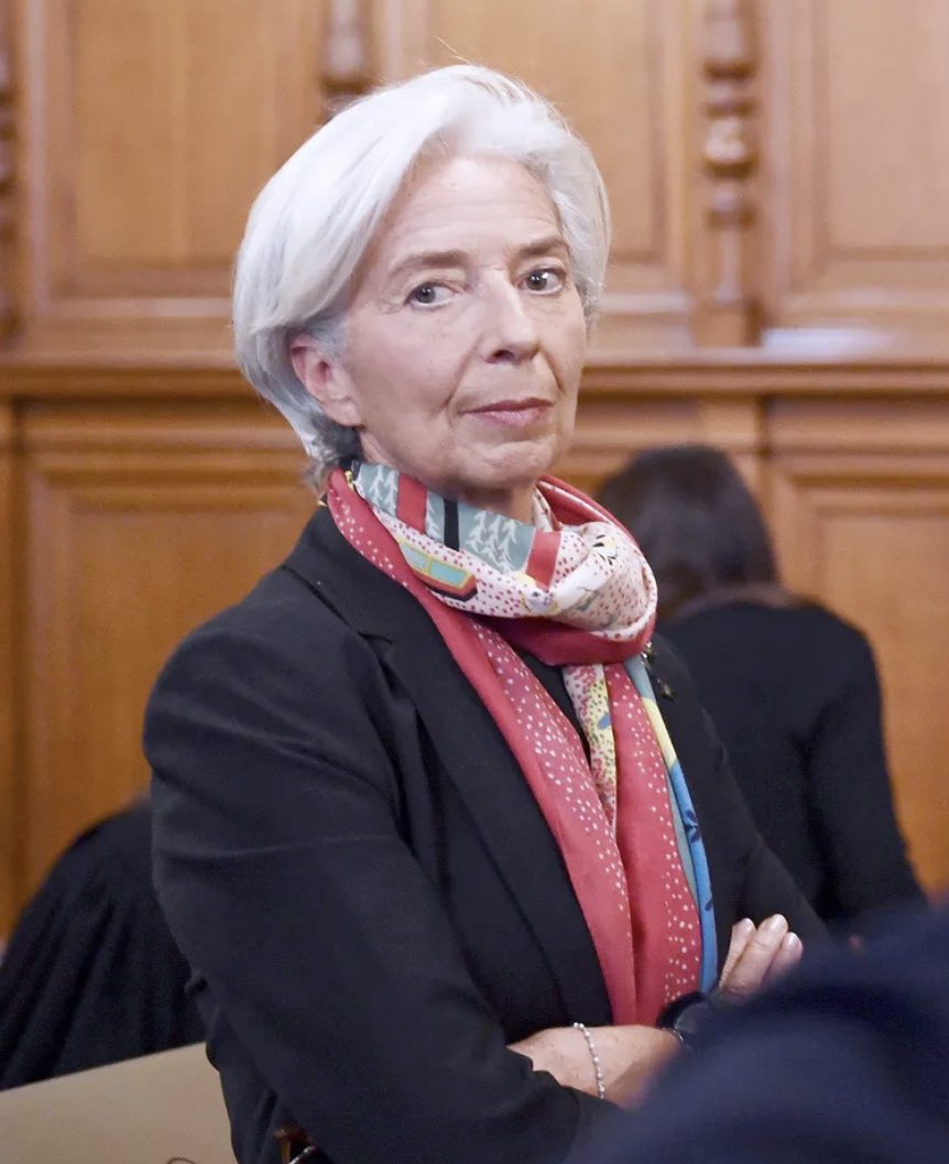 MrDavidTreets's tweet photo. Jetzt mal Butter bei die Fische, wenn wir schon bei der #Doppelmoral sind…
#IWF-Chefin Christine #Lagarde ist in einem Strafprozess wegen Betrugs in der sogenannten Tapie-Affäre für schuldig befunden worden, erhält aber wegen ihrer "Persönlichkeit" keine Strafe.

#Doppelstandard https://t.co/LHUj7kF14T