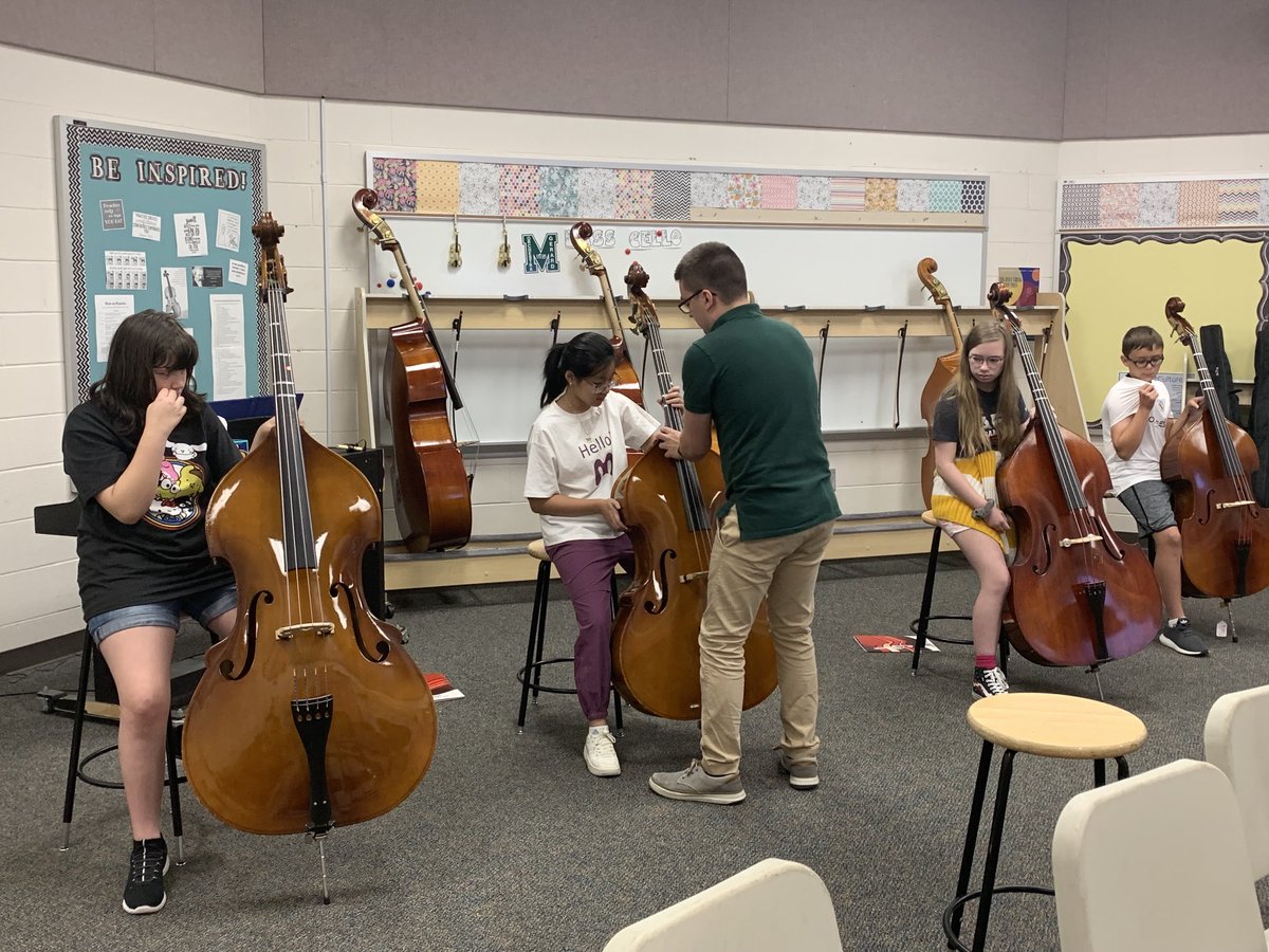 Thanks Mr. McCutcheon for sharing your bass expertise with our beginning orchestra students so we can start the year off #MIStrong! ⁦<a href="/MrsMcGlynnOrch/">Caitlyn Lana McGlynn</a>⁩ #MasonMoment