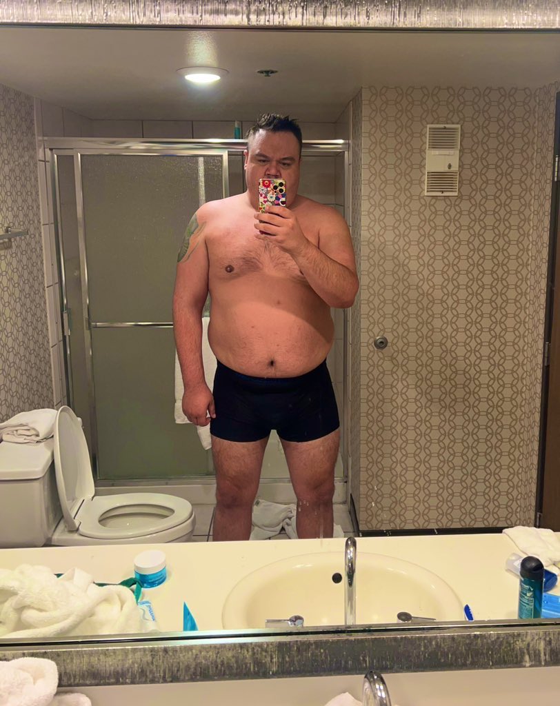 TallMasterBeefy's tweet photo. Any small subs in California wanna make some size comparison content with a 6’7” giant? Smaller the better. DM me.  #sizedifference #sizetwitter #giantmen #tallmen #ContentCreator #cashmaster #findom #giant #macrophillia #socalcontentcreator #gayonlyfans #onlyfanscolab https://t.co/MVp0BKqLWx