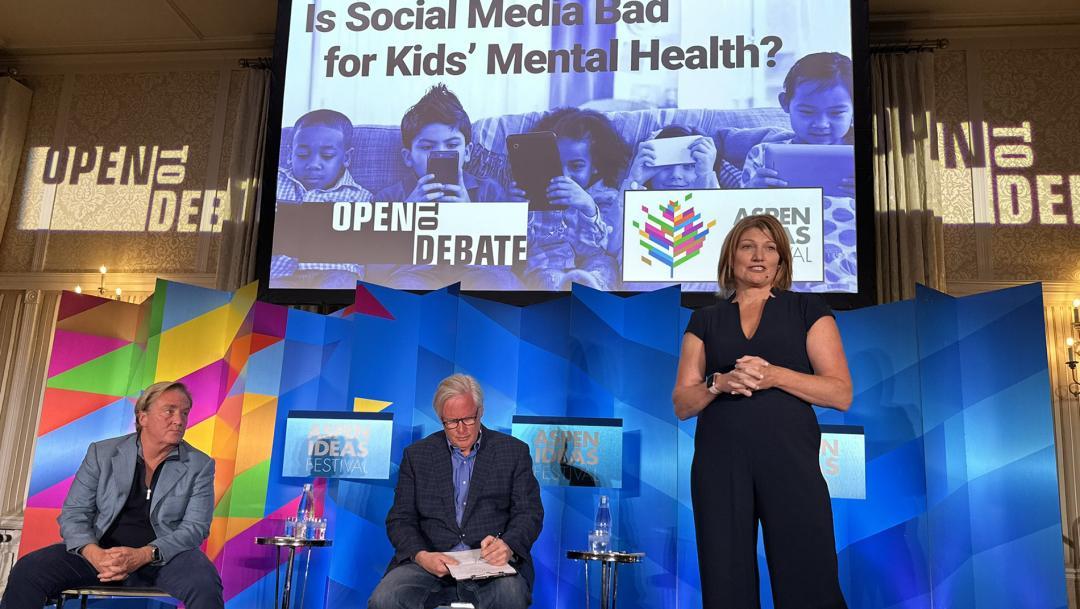Social_Ecology's tweet photo. In a follow-up Q&amp;A to @candice_odgers’ Aspen Ideas debate on “Is social media bad for kids’ mental health?,” the @UCIrvine professor of psychological science explains why that’s the wrong question to ask. https://t.co/YvmPkGtYA5 @CIFAR_News #ScienceDrivingSolutions https://t.co/CNO17o43Om