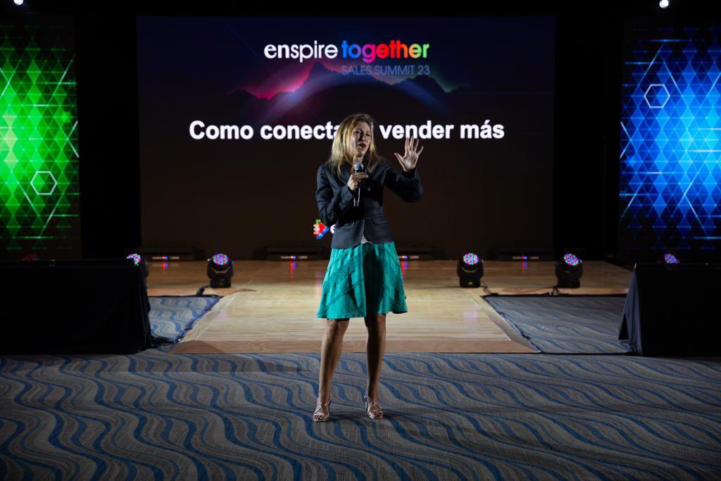 “Reconocer nuestra esencia y la de los demás, respetarla y honrarla, hará que nuestra vida y la de otros cambie de manera sustancial” afirmó #JenniferNacif #EnConferencia para #Encore.

#AllenamentiEnQuintanaRoo