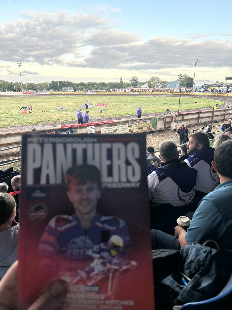 mutimer2011's tweet photo. Here we go, a healthy 24 point lead to protect. Let’s watch @ipswichspeedway win and book their place in the KO Cup Final
#TruMixWitches #KOCup https://t.co/1hRFZHfqkO