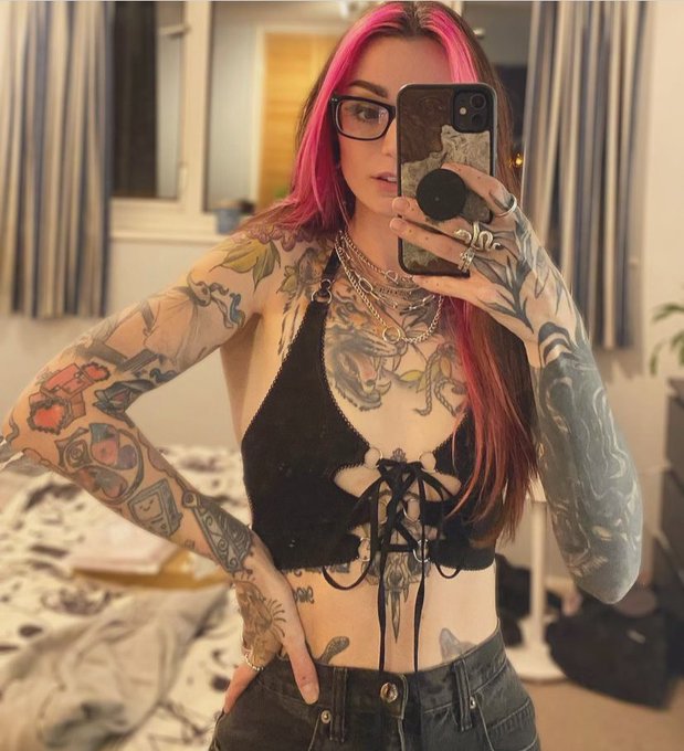 Watch emfaerie's leaked NSFW photo on TwXstars