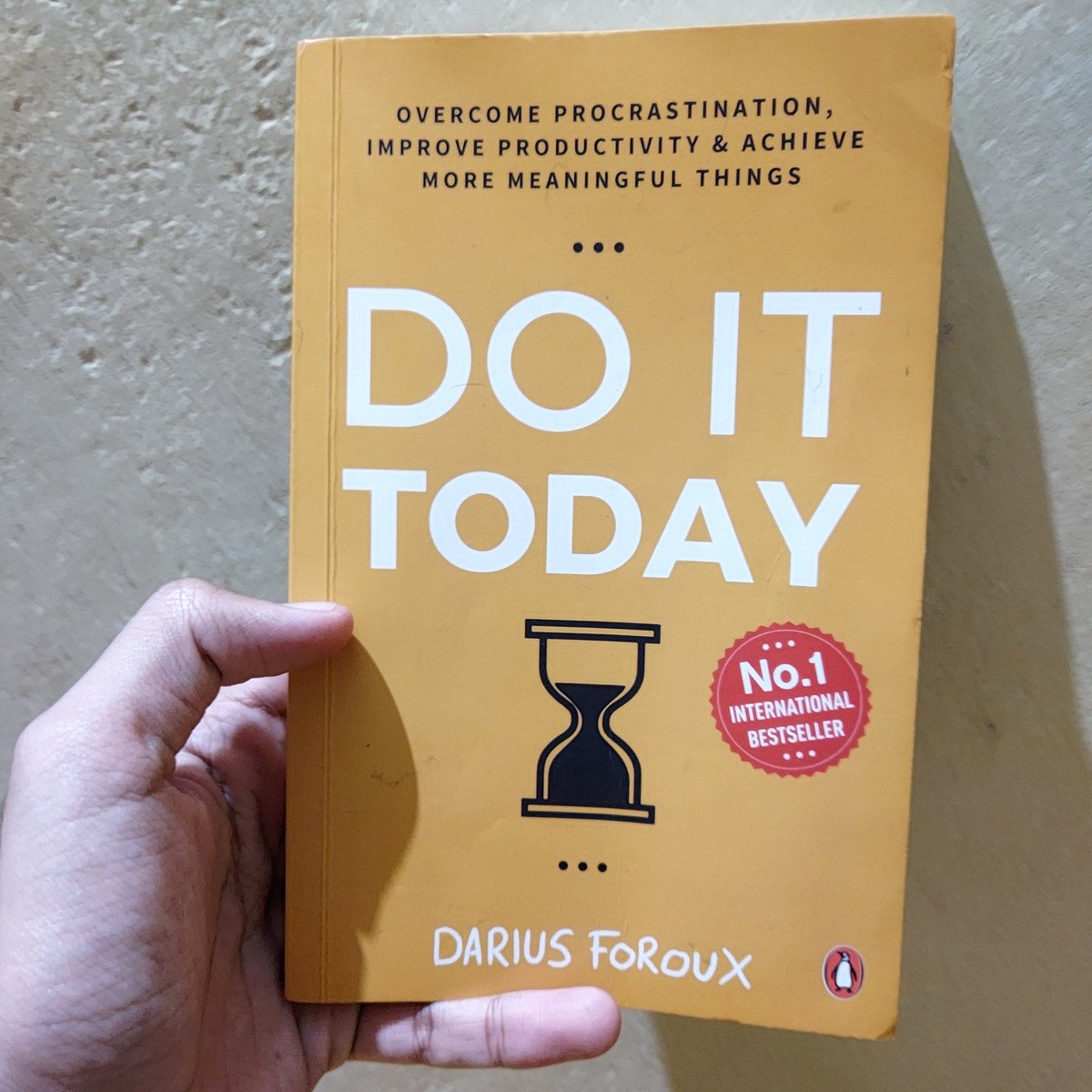 just finished this #DoItToday 📖2nd self-help book on how to overcome procrastination and achieve your goals. What are some of the biggest challenges you face when it comes to being consistent and productive?
I post my highlights of this book tomorrow 
let's connect