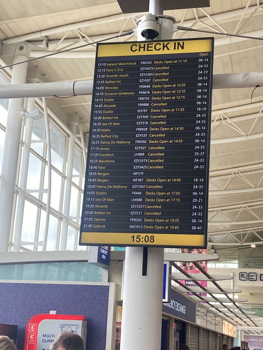 We were super lucky to make it home today. This was the carnage in Liverpool airport earlier on 😩 thank you <a href="/easyJet/">easyJet</a> for getting us home!