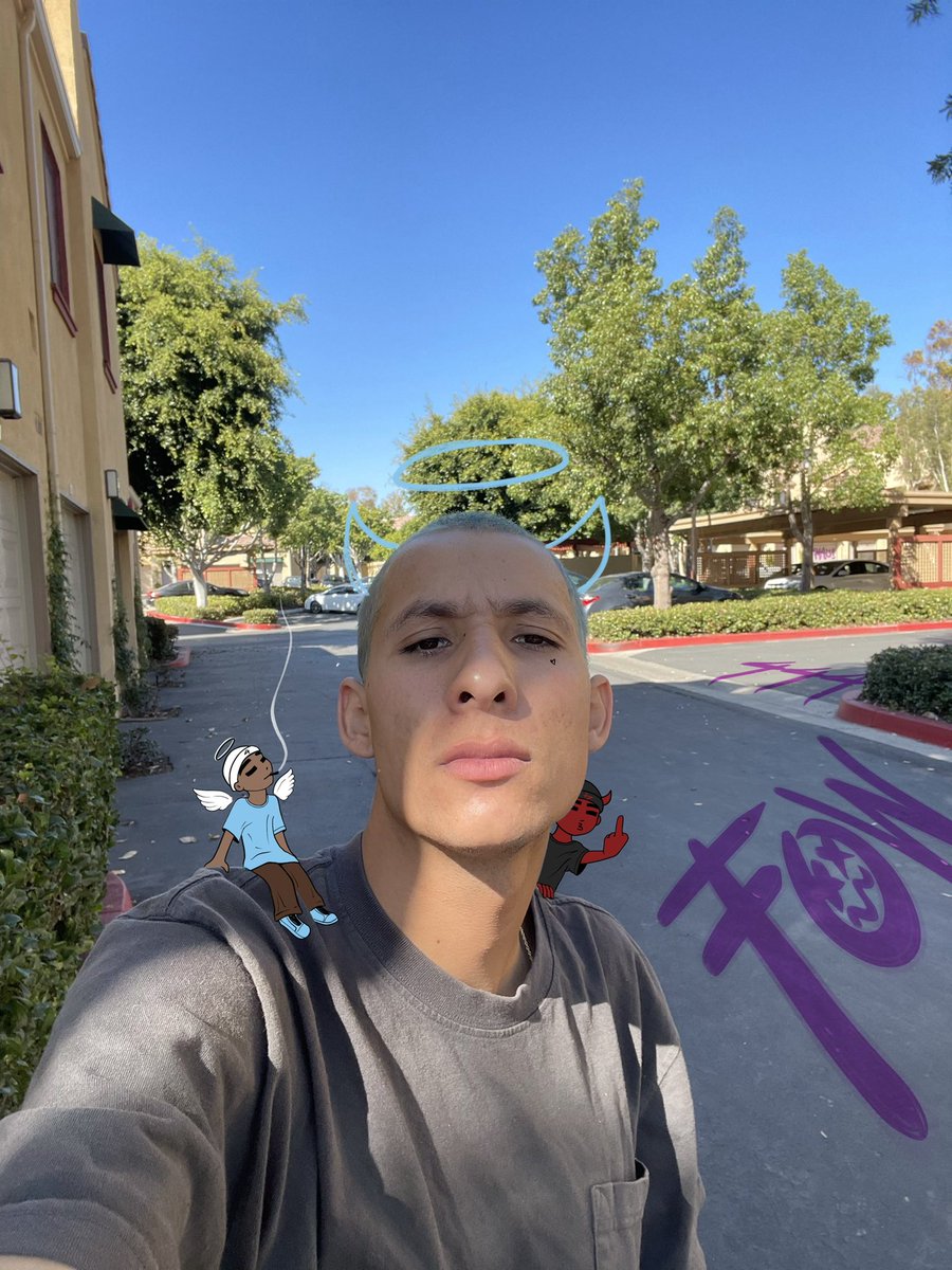 thedanielbxnitz's tweet photo. life’s 2 short nxt to risk it all fow the dream https://t.co/MrDJMXj4ha