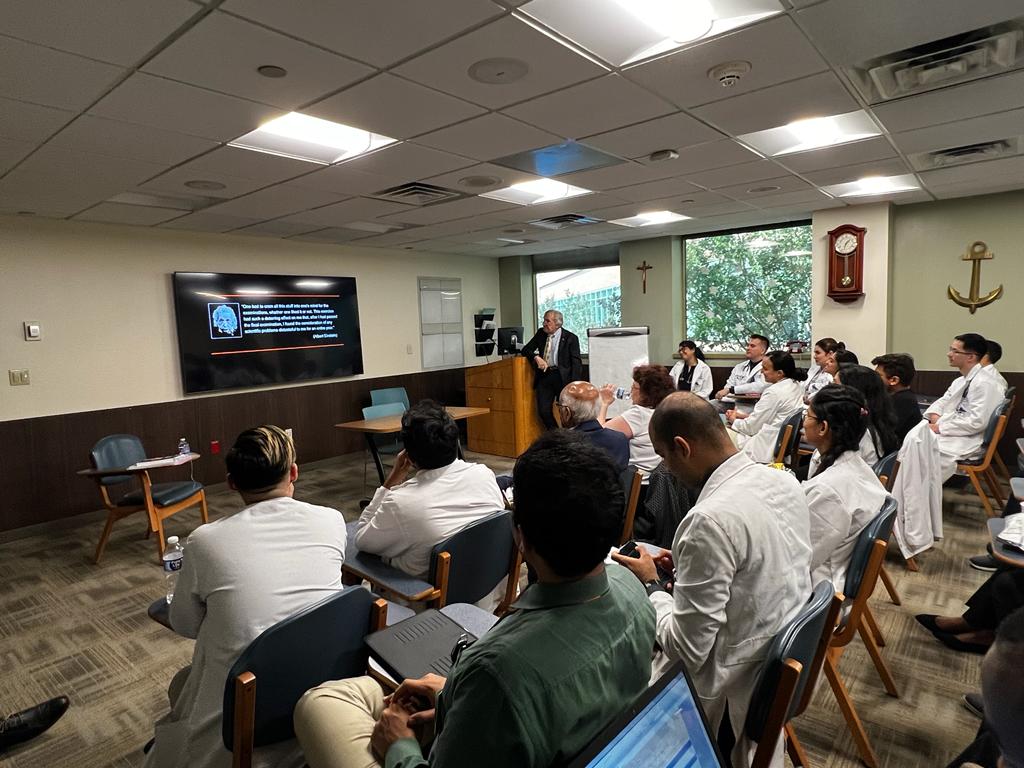 Residents attended an excellent class with Dr. Mangioni on the importance of observation in reaching accurate diagnoses. 🧐🔬 #MedicalEducation #ObservationSkills #DiagnosisMatters