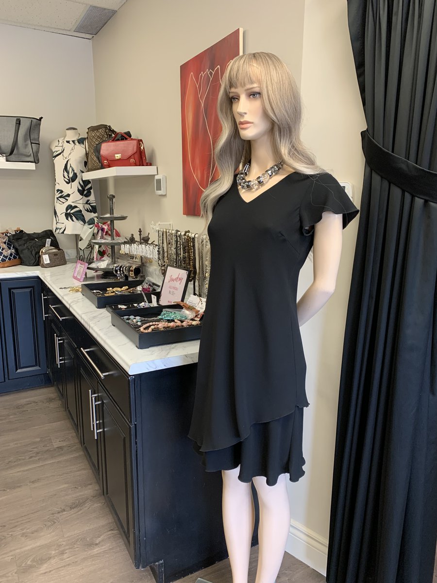 ClosetCoutureNV's tweet image. Our End of Summer Sale continues today and CeeCee couldn't be happier! Hope to see you today.

#CCBStyle #ShopSaveSupport #NovaVita #Brantford