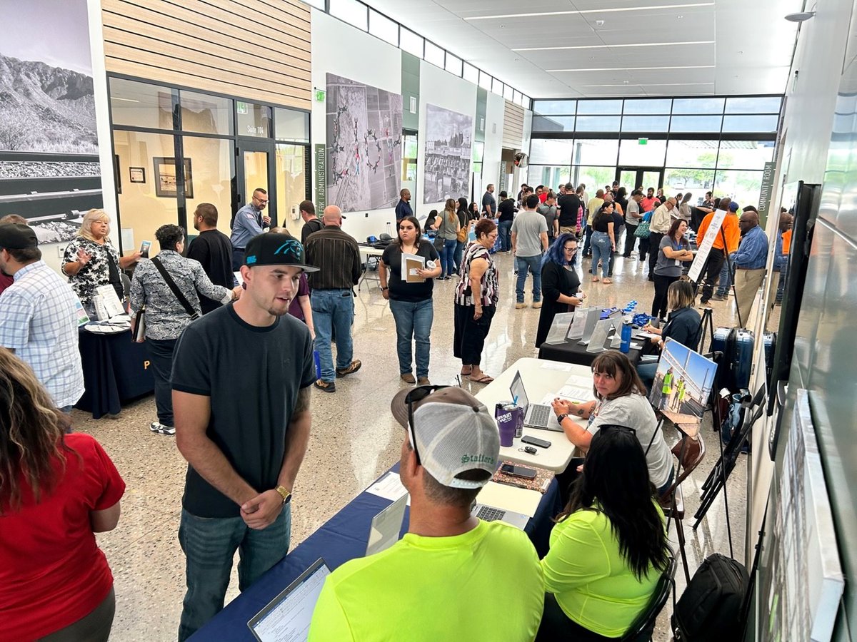 CityofEloy's tweet photo. Arizona at Work's August 11th Career Fair at Eloy City Hall was very well attended! #Eloy #EloyAZ #careerfair #jobsinpinalcounty #ARIZONAATWORK https://t.co/pTPCyPX0pr