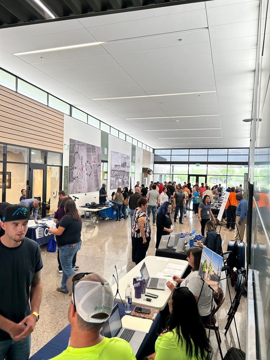 CityofEloy's tweet photo. Arizona at Work's August 11th Career Fair at Eloy City Hall was very well attended! #Eloy #EloyAZ #careerfair #jobsinpinalcounty #ARIZONAATWORK https://t.co/pTPCyPX0pr