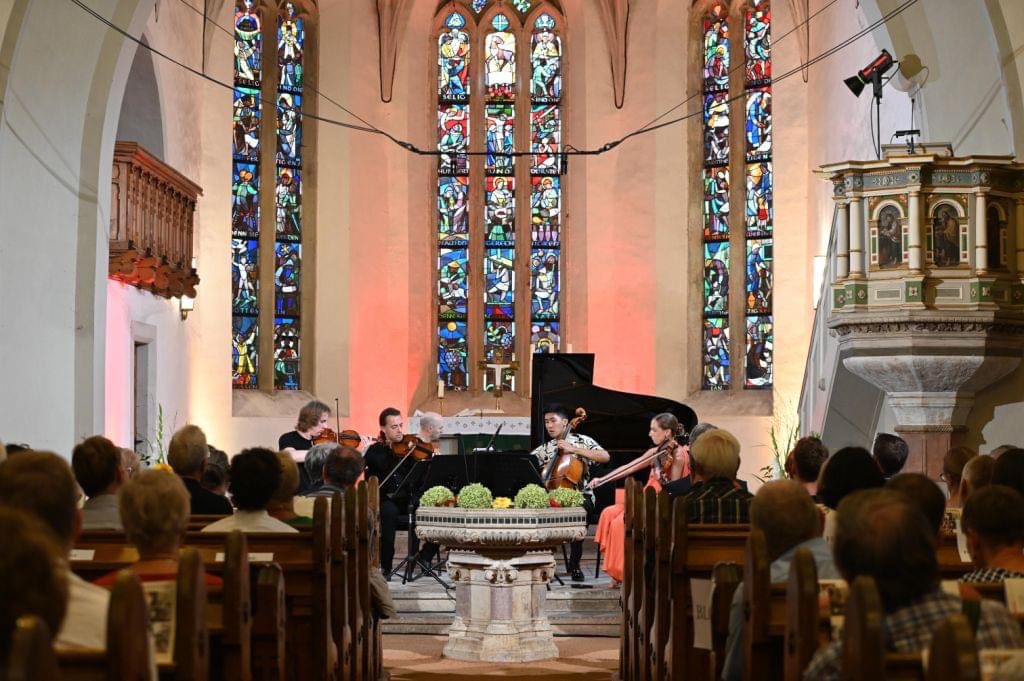 julienquentin's tweet photo. A wonderful all-British program with Scott Piano Quartet & Elgar Piano Quintet at Radebeul Music Festival, thank you for the great times !
#AlbrechtMenzel #SaschaMaisky #NatalieLoughran #BryanCheng @SMaisky #MusikFestivalRadebeul @dlfkultur
📷 Patrick Böhnhardt https://t.co/b60u6jFv6V