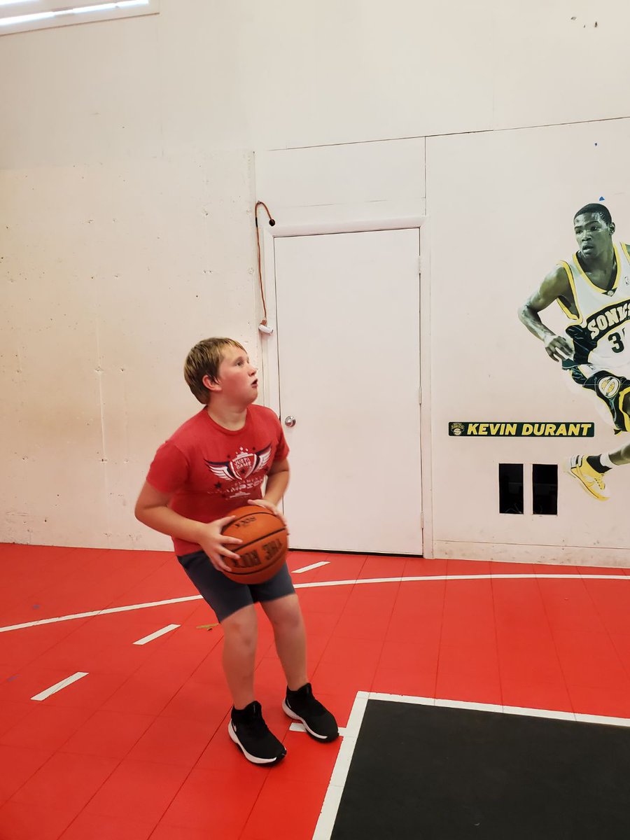 kostroskihoops's tweet photo. Another summer with the Breunigs! https://t.co/tj6KgJIIj9