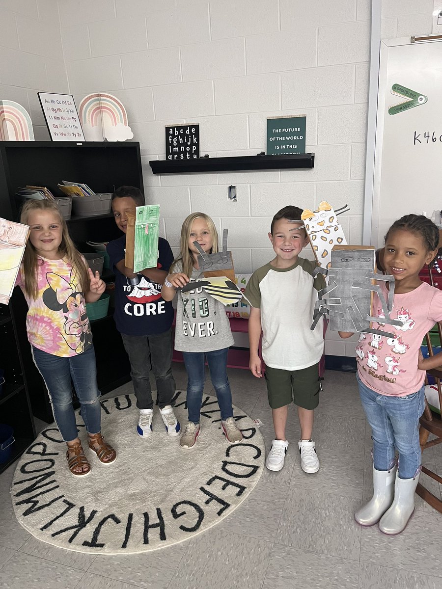 BoshersBlake's tweet photo. We ended Domain 1, Fables and Folktales by creating puppets (characters) and acting out 4 of the stories! “The Fox and the Grapes”, “Peter Rabbit”, “The Wolf in Sheep’s Clothing”, and “Anansi”… @OGEStigercubs https://t.co/Y6mPapp2Z4