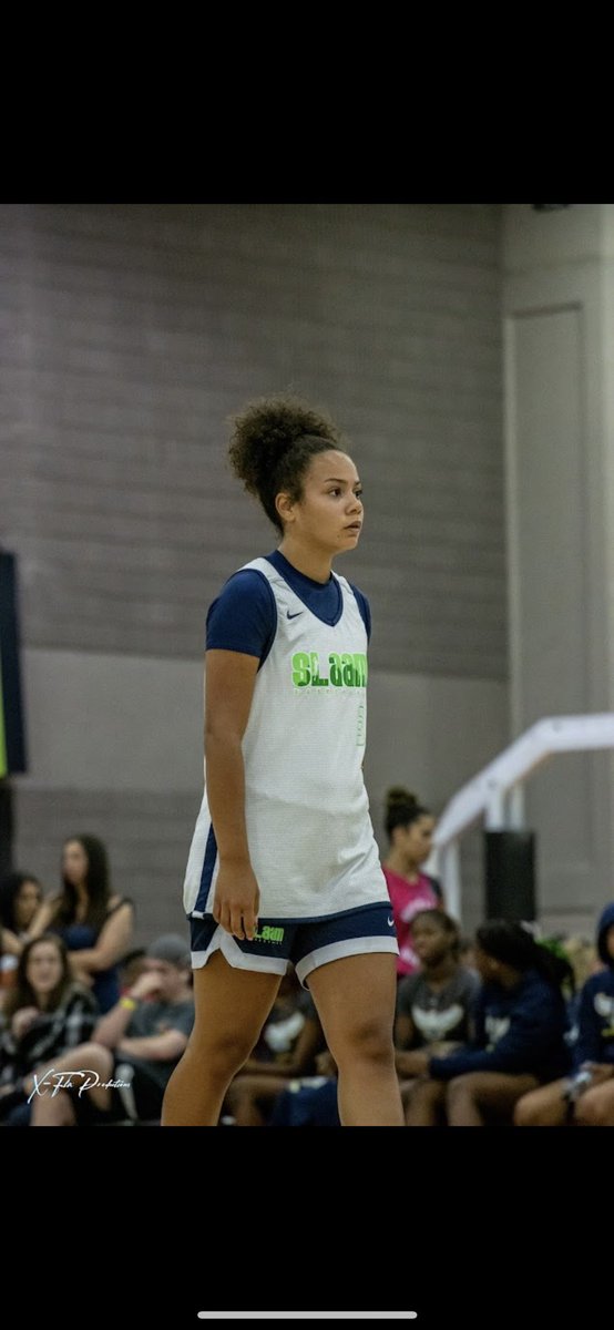 SLAAMBASKETBALL's tweet photo. Locked in 🔒💙💚 #slaambball #slaamfam #Slaam #slaambasketball #GirlsBasketball #pittsburgh #hoops https://t.co/4xAkxeGphF