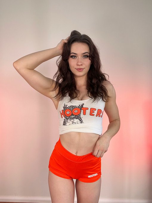 I just posted a video in my Hooters uniform on my OF page 🌶️🔥 Go check it out if you are hungry 😏 I am