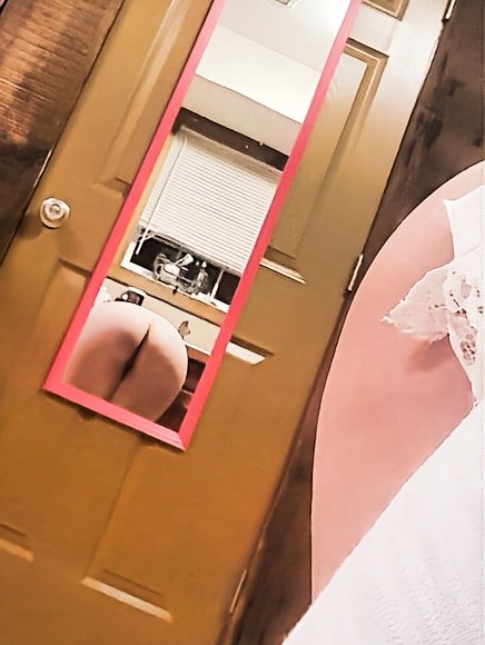 alp52634269's tweet photo. Mommy's butt could use all the attention. Bring your friends too baby boy #bimom #hotmom #slutmom #taboomom #taboo #retweet #tributeme https://t.co/of9nhknvX8
