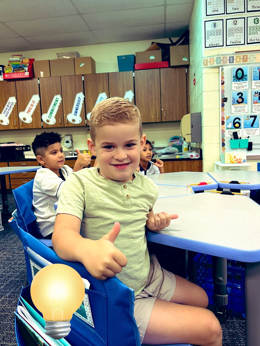 CarrieAzab's tweet photo. Two thumbs up for a fantastic first day in kinder! #WeAre54 #EndersEnergy #54FirstDay @EndersSalk @BCiszewski54 https://t.co/A8CRO5nehD