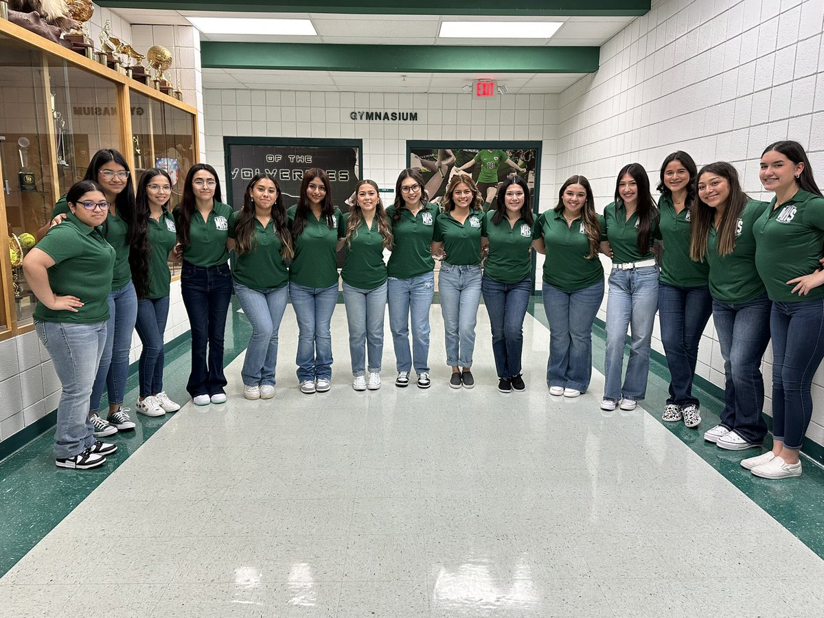 2020Psja's tweet photo. First Day of school β
#wolverinenation #wearememorial #greenandwhite #wolverinecheer #psja @PSJAISD @PSJAMemorial https://t.co/sIWSF1NCZk