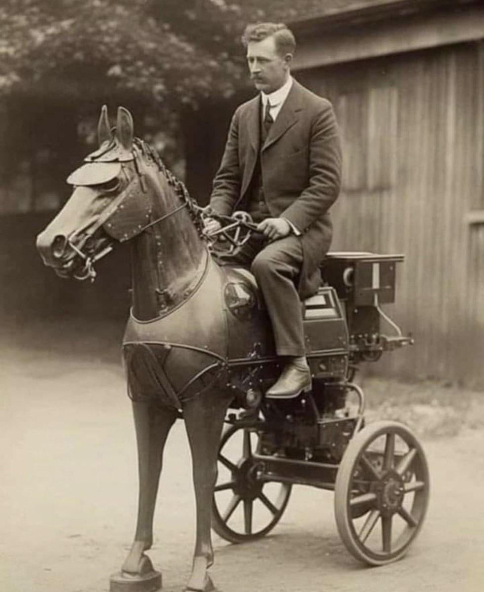 BrianRoemmele's tweet photo. A mechanical horse-drawn carriage/motorcycle, 1900.

Designed to allow folks to feel familiar to the prior transportation technology. https://t.co/Ht1pYuvJub