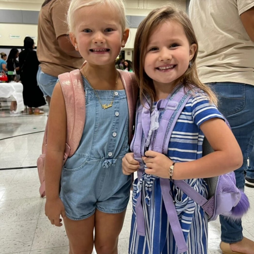 HanoverHuskies's tweet photo. It was great to see our kindergarten families this morning for their first day of school! #54FirstDay @D54schools https://t.co/c4TfsL0HY1