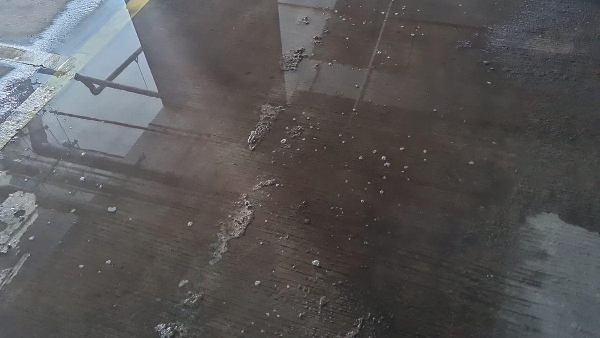 VivekJaini's tweet photo. @GodrejProp @GodrejGroup construction quality of one of the premium residential corporative society.
Worse construction quality, local builder are building better than Godrej.
#Godrej24 https://t.co/rVWIwC1rlo