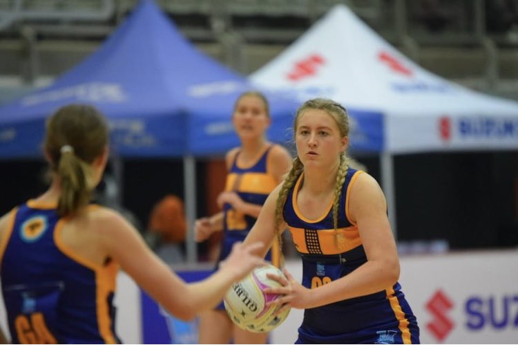 WitsSport's tweet photo. What a tough game! A Joburg derby
that ended with a win for UJ. Nonetheless the WITS Varsity Ladies Team played their hearts out💛🤍💙
Wits is proud of you
On to the next one🏐
#showyourcolors
#varsitynetball
#witsnetball
#witssport
#ilovewitsilovetheblues💙 https://t.co/4KAVZ6AqmT