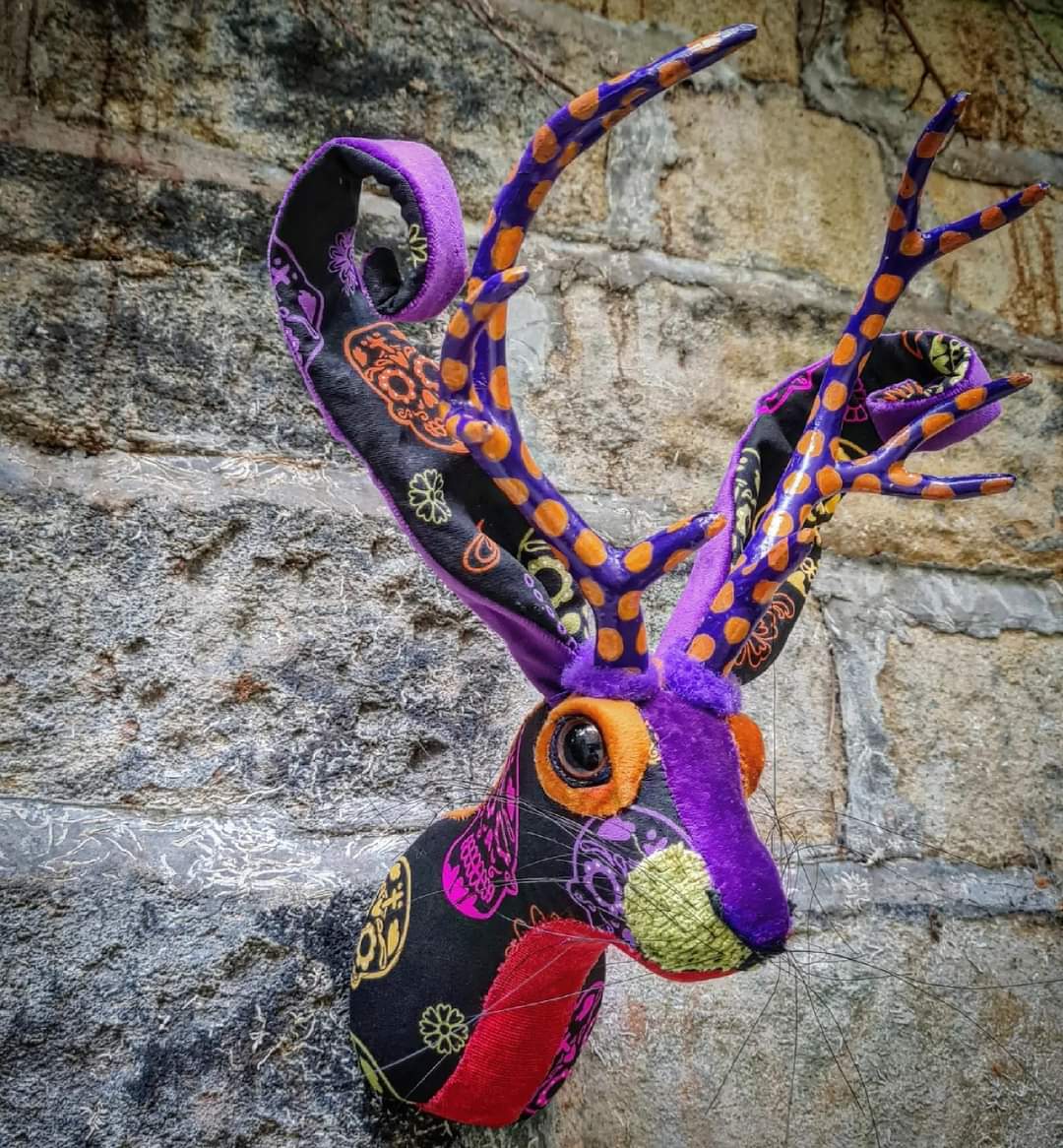 Jaynetunners's tweet photo. My latest creation, Mostaza. A colourful jackalope with gorgeous sugar skull fabric from @TheRangeUK. You can buy him from https://t.co/XkFJE87qzV
#jackalope #harewithantlers #hare #fauxhare #textiletaxidermy #craftedcreatures #handmade #folksyseller #colourful #maximalistdecor https://t.co/yJfBgfsXJL