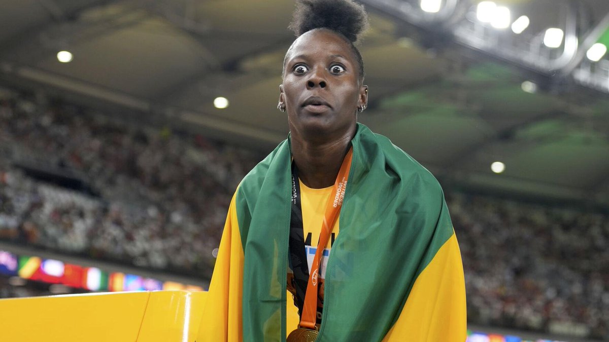 Top 10 Fastest Women's 200m Times in World Champs History:
1. S. Jackson 21.41
2. S. Jackson 21.45
3. D. Schippers 21.63
4. E. Thompson 21.66
5. S. Jackson 21.67
6. S. Gladisch 21.74
7. I. Miller 21.77
8. A. Felix 21.81
8. S. Fraser-Pryce 21.81
8. G. Thomas 21.81