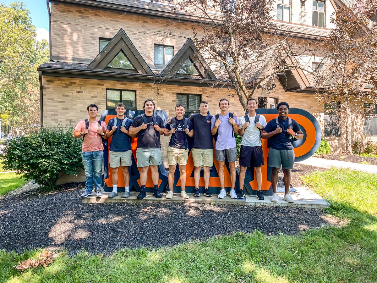 Happy first day of classes Rockets!🚀
•
•
•
#Toledo #ΚΔΡ #Greeklife