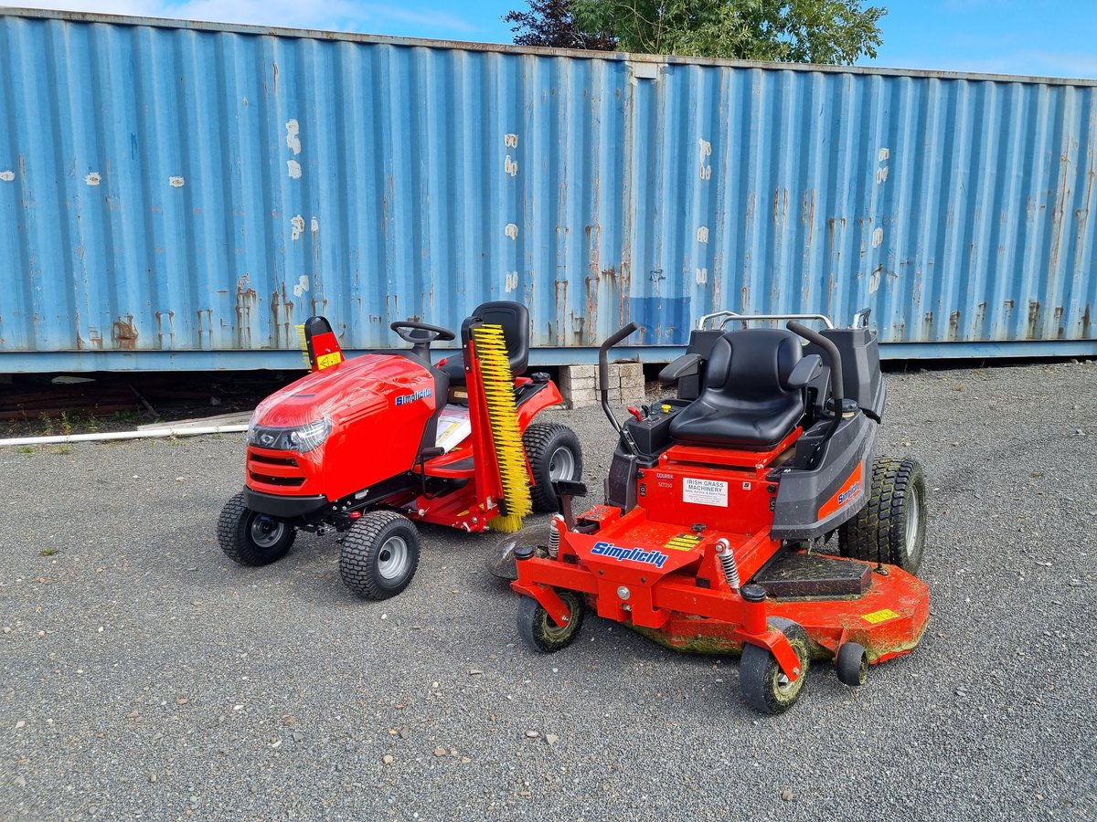 grassmachinery's tweet photo. @SimplicityMower #mowers offers everything a club needs for #pitch maintenance #GAA #FAI https://t.co/aEtRNWEhP1