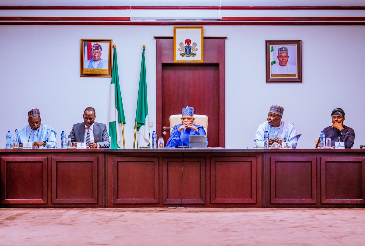 officialSKSM's tweet photo. PRSSIDENTIAL COMMITTEE ON FISCAL POLICY, TAX REFORMS:   VP SHETTIMA CHARGES COMMITTEE TO DEVELOP ROBUST ROADMAP

The Vice President, Sen. @KashimSM has charged members of the Presidential Committee on Fiscal Policy, Tax Reforms to develop a robust roadmap that will transform the economy of the country.

The Vice President gave the charge today when he received in audience members of the Committee led by the Chairman, Mr. Taiwo Oyedele at the Presidential Villa, Abuja.

According to Vice President Shettima, “the task before you is enormous, I believe you have the best brains to come up with a robust roadmap that will reposition our economy addressing some of the fundamental issues underlying our fiscal  and tax policies; Fiscal and tax policies are key to the realization of any nation’s economic development. 

Continuing, “I believe you will come up with a roadmap to salvage our nation, we are in a big mess, but I have confidence in your team. This is a great nation chained by poor governance, chained by many challenges and my principal is a man of courage and conviction, he is a progressive man in the Nigerian political space.”