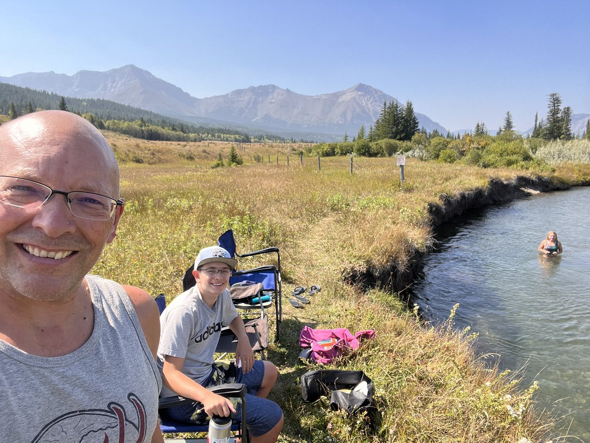 mrshacksclass's tweet photo. Taking a break from swimming to wish my @FMPSD teacher friends a great first day back to school. #fmpsd #backtoschool #lastdaysofsummer #nokidstillnexttuesday https://t.co/4icKHEMolH