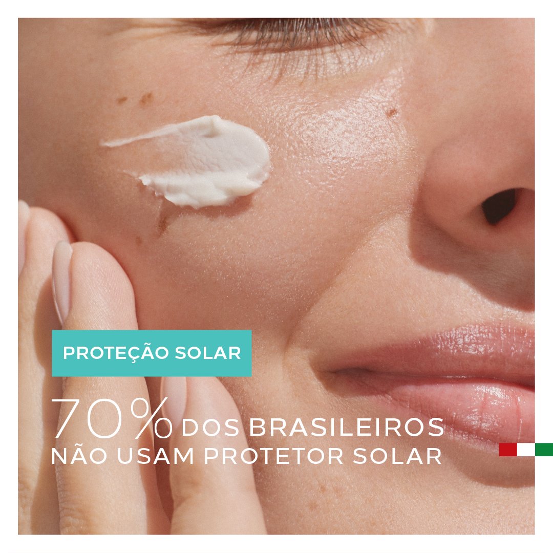 ADATINA's tweet photo. 70% da população brasileira não usa protetor solar diariamente e pensando que o Brasil é um país tropical e extremamente atingido pela radiação solar, esse número é preocupante. ☀️

Os riscos da exposição aos raios solares sem proteção solar podem ser crônicos e graves, desde o envelhecimento precoce, melasma, manchas escuras e até o câncer de pele. 😱

Especialistas afirmam que esses são erros comuns dos brasileiros:

1: Usar protetor solar apenas no verão;
2: Não usar protetor solar diariamente.

Proteção solar é o segredo para uma pele saudável e livre de manchas e proteção solar com 12hs de proteção é fundamental! 🇮🇹

#adatina #proteçãosolar #protetorsolar #antimelasma #12horas #antimanchas #pele #skin #skincare #suncare #protection #mancha #melasma