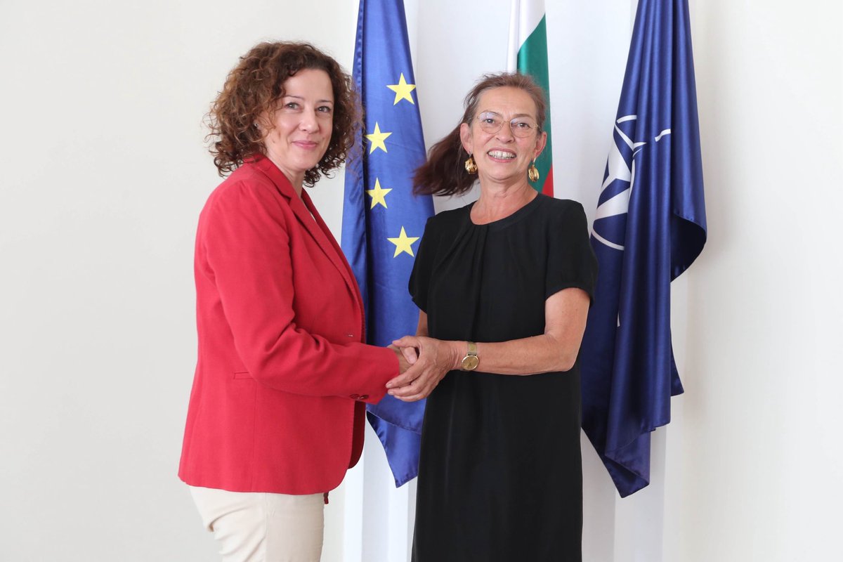 Had a fruitful conversation with Ambassador of Germany Irene Plank. Today we discussed:
✔️ countering disinformation and hybrid threats
✔️exchange of experience with 🇩🇪 in strategic communications and crisis response
✔️countering anti-Semitism

<a href="/AuswaertigesAmt/">Auswärtiges Amt</a> <a href="/GermanyDiplo/">GermanForeignOffice</a>