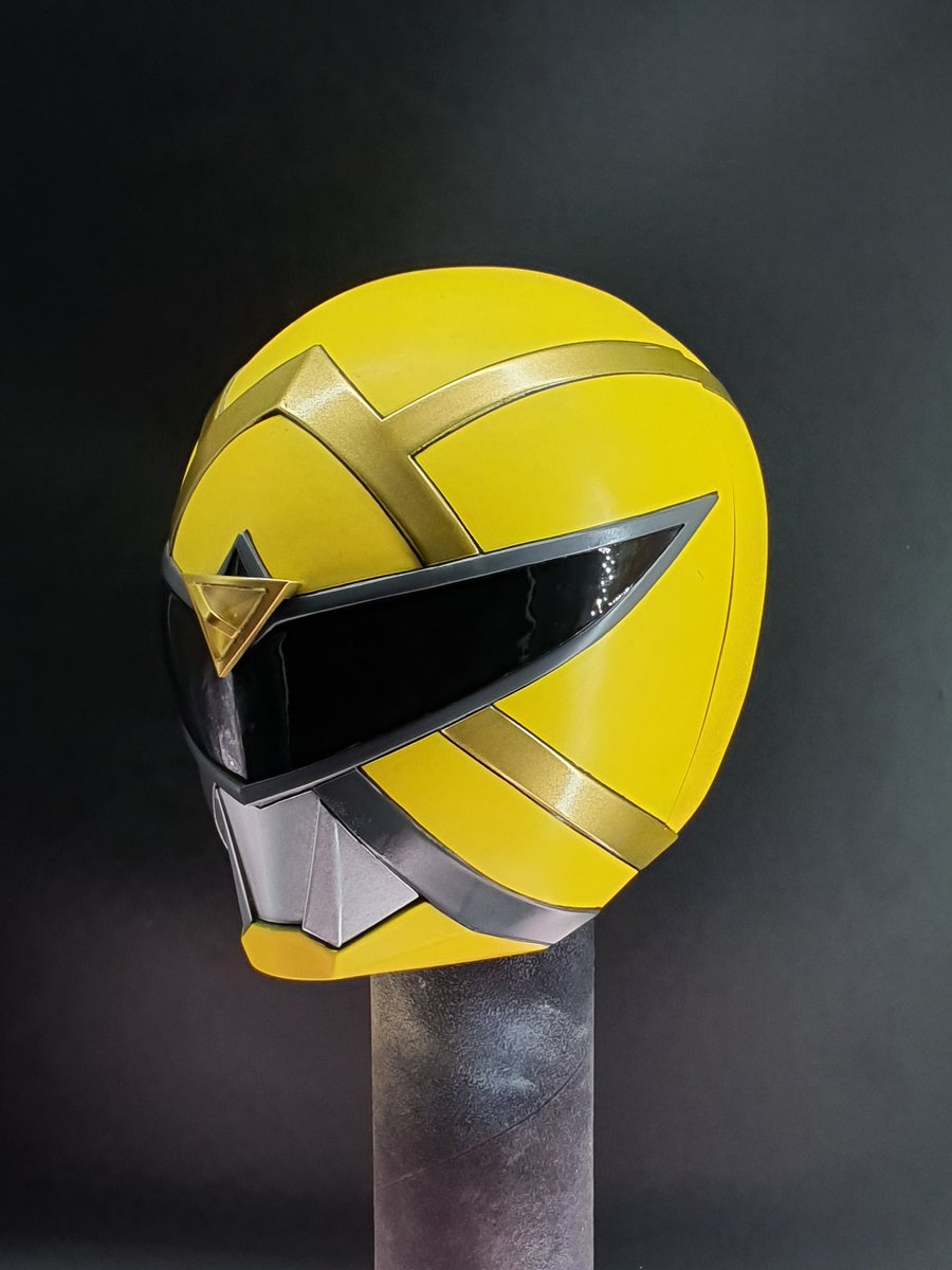 Happy #nationalpowerrangersday to everyone!!! Let's celebrate it with the new Omega Helmets 2.0 came out from the new mold I made. #powerrangers #mmpr #mightymorphinpowerrangers #omegarangers