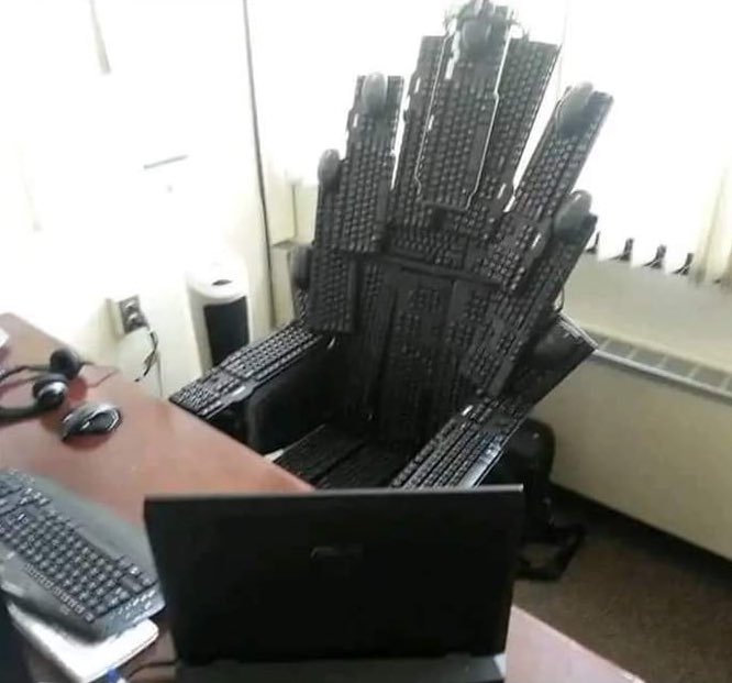 cb_doge's tweet photo. rate my setup out of 10 https://t.co/BxKyZ1HkXh